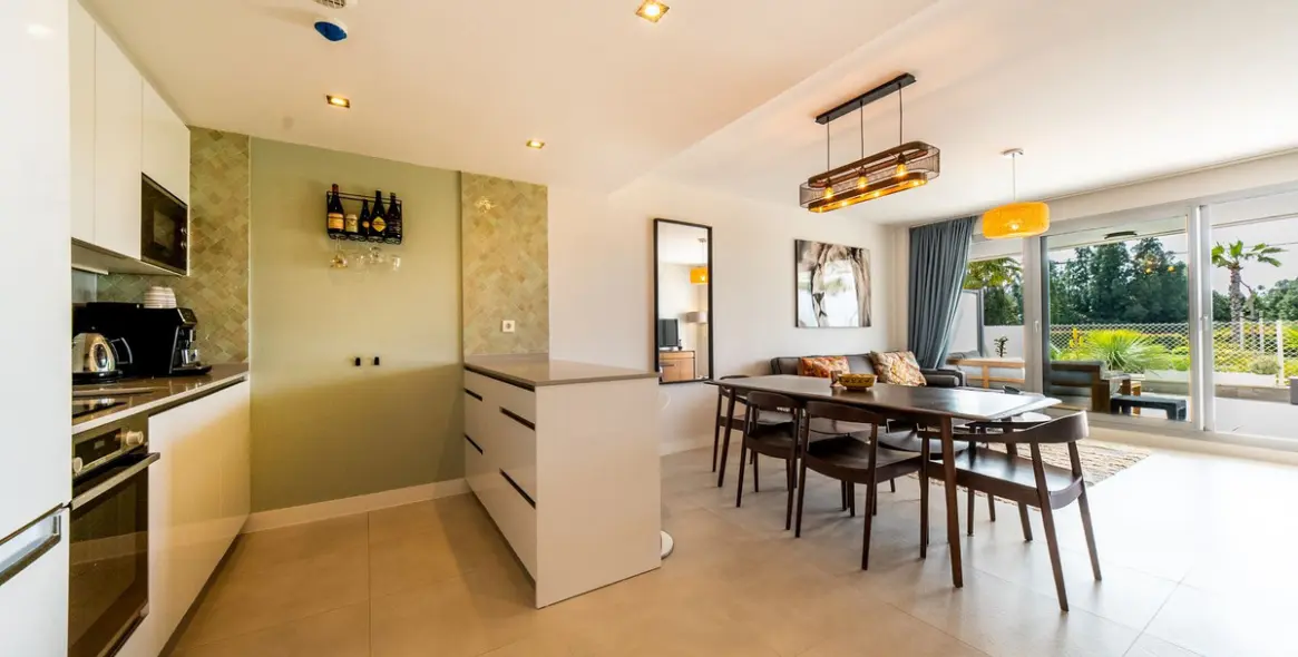 Продажа апартаментов на первом этаже в El Faro 9