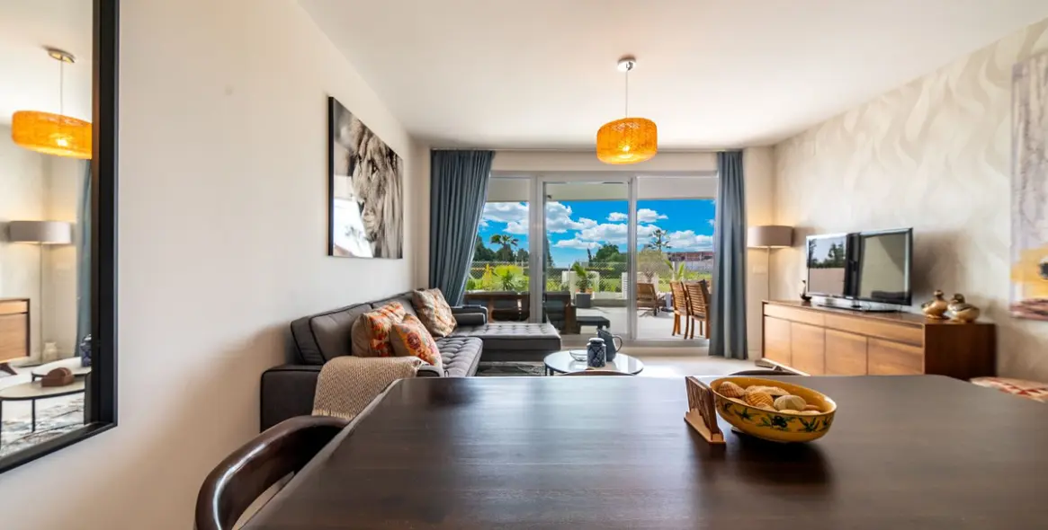 Продажа апартаментов на первом этаже в El Faro 18