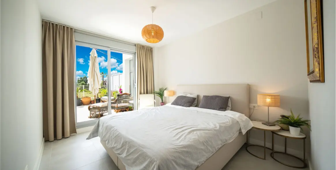 Продажа апартаментов на первом этаже в El Faro 22