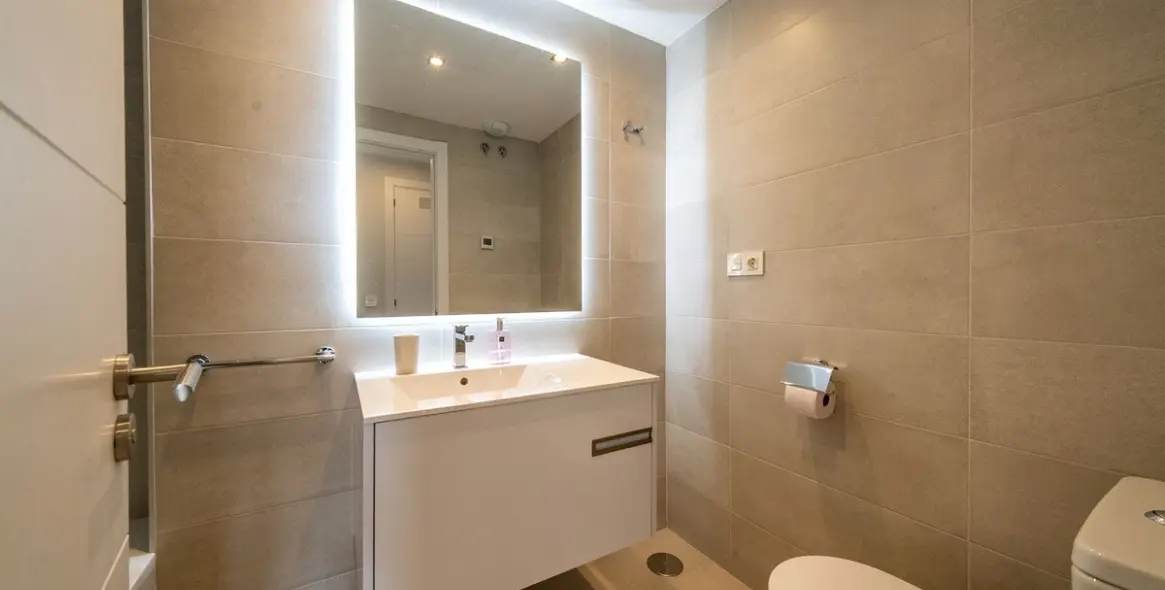 Продажа апартаментов на первом этаже в El Faro 28