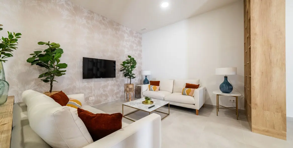 Продажа апартаментов на первом этаже в El Faro 37