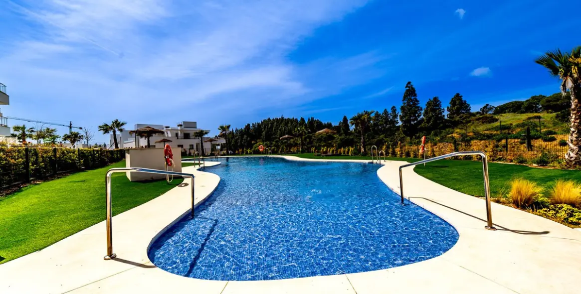 Продажа апартаментов на первом этаже в El Faro 48