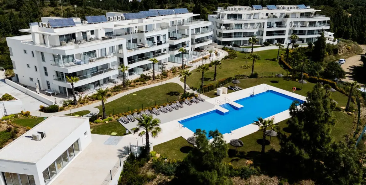 Продажа апартаментов на первом этаже в El Faro 50