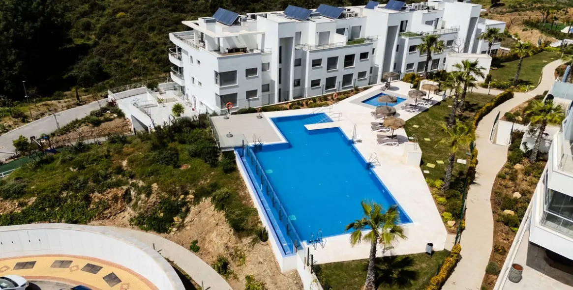 Продажа апартаментов на первом этаже в El Faro 51