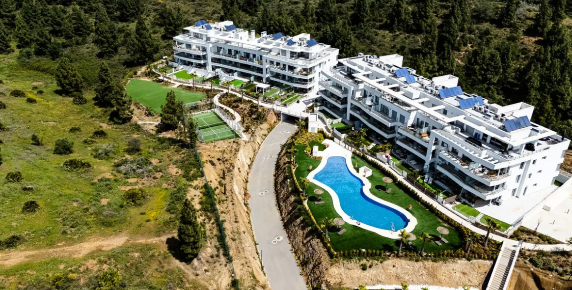 Продажа апартаментов на первом этаже в El Faro 52