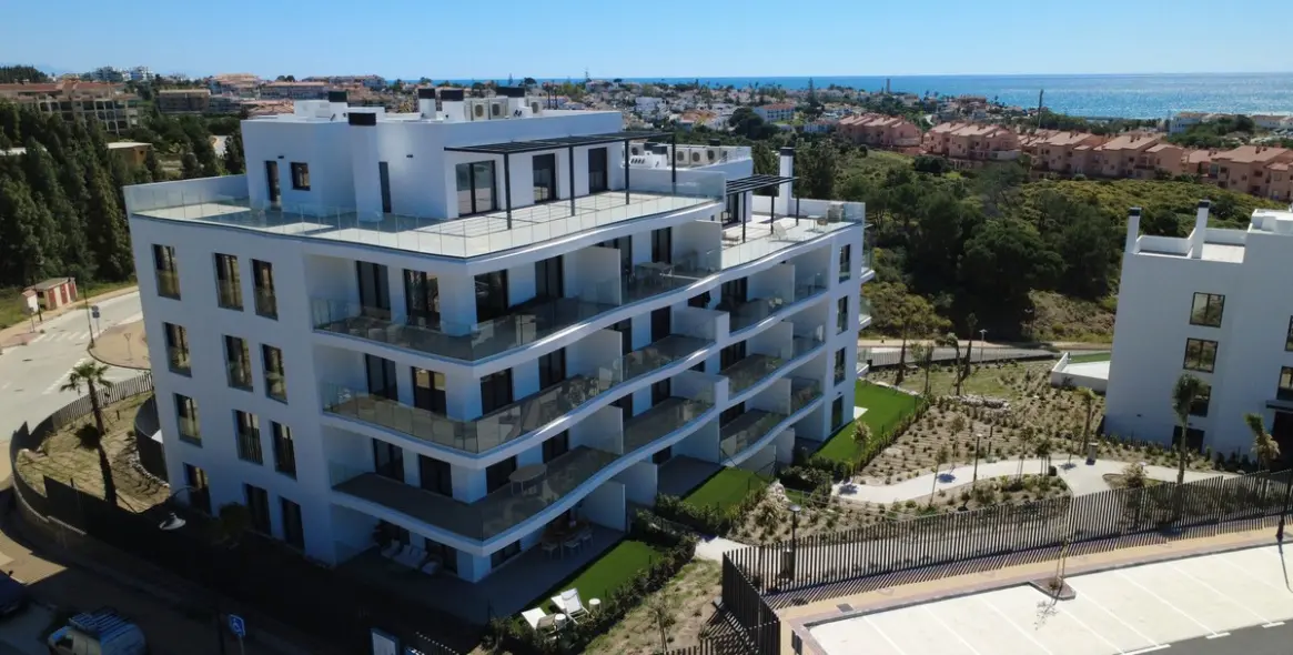 Продажа апартаментов на первом этаже в Mijas Costa 1