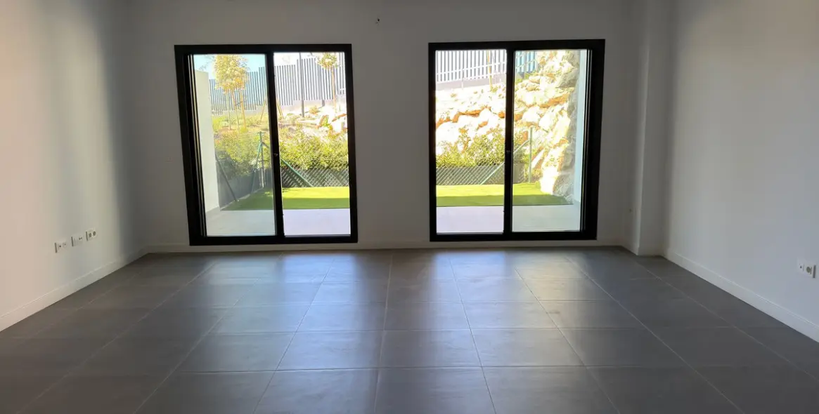 Продажа апартаментов на первом этаже в Mijas Costa 5