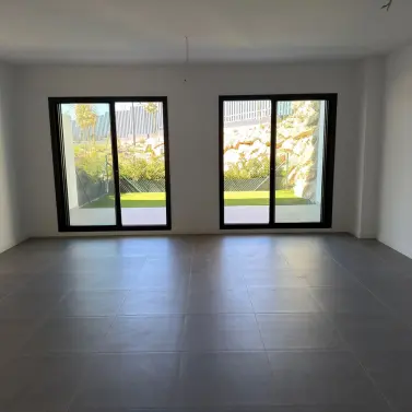 Продажа апартаментов на первом этаже в Mijas Costa