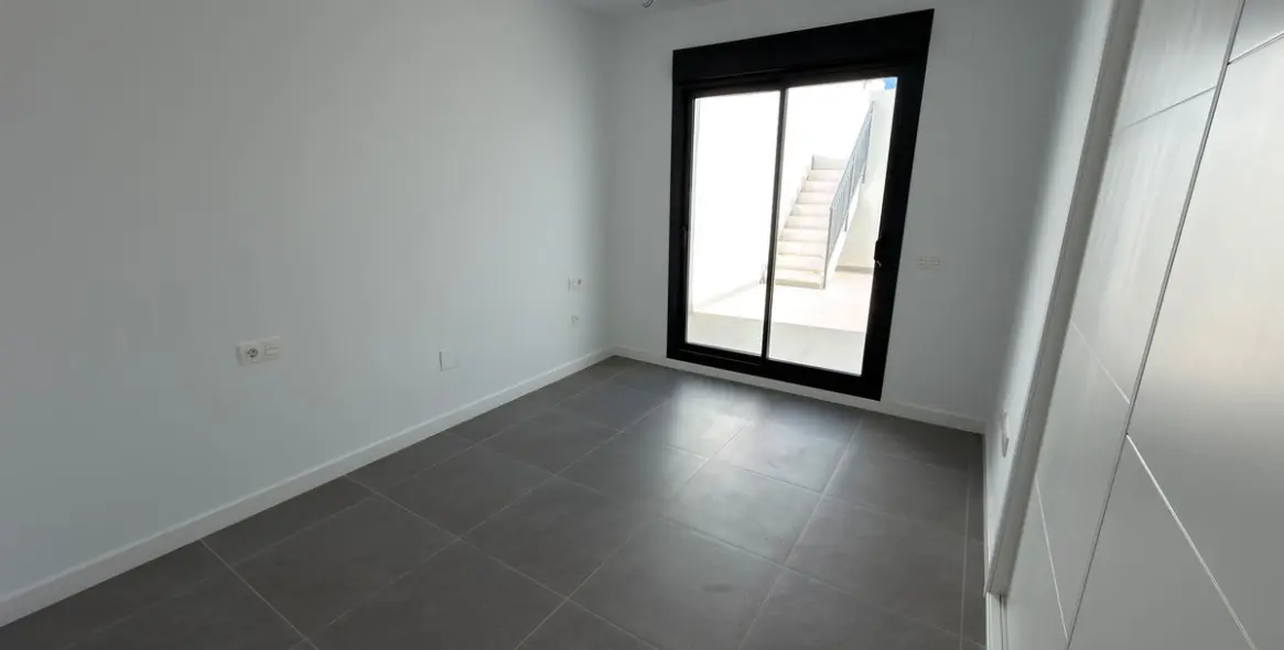 Продажа апартаментов на первом этаже в Mijas Costa 10