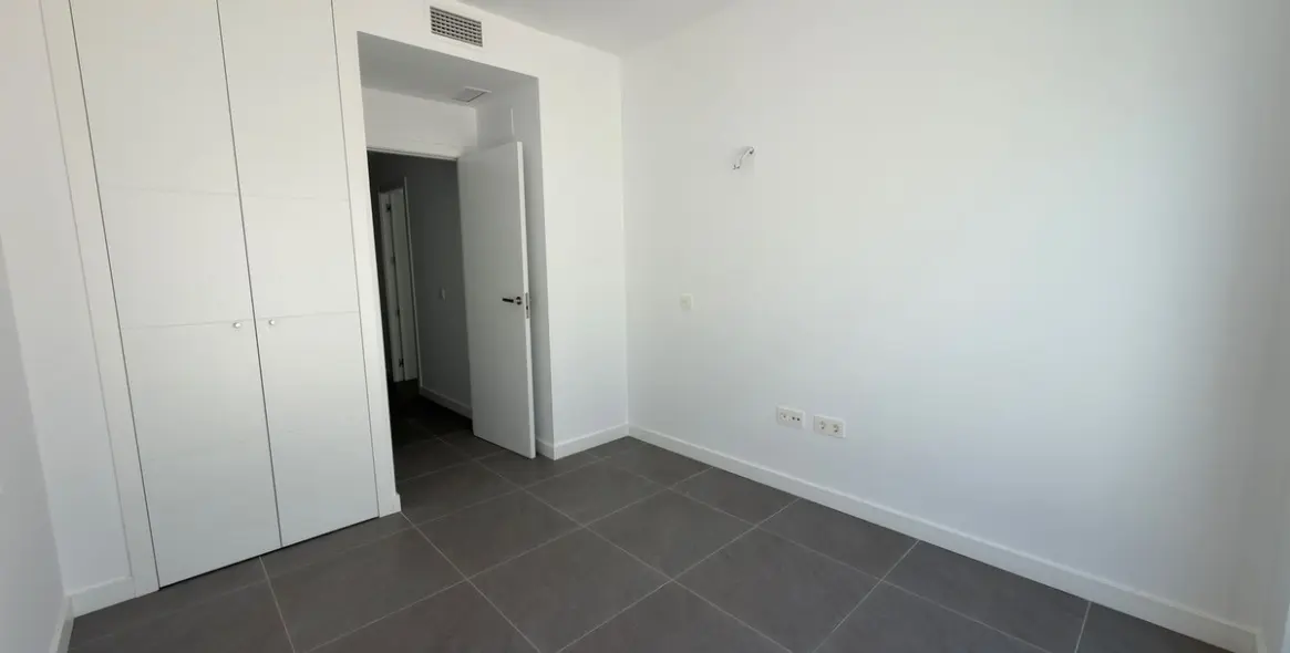 Продажа апартаментов на первом этаже в Mijas Costa 12