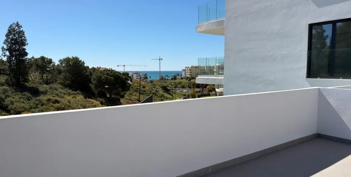Продажа апартаментов на первом этаже в Mijas Costa 18
