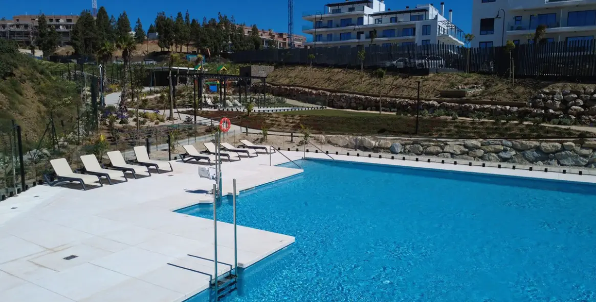 Продажа апартаментов на первом этаже в Mijas Costa 22