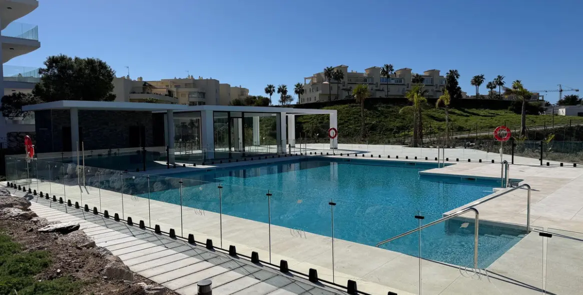 Sale of ground floor apartment in Mijas Costa 35
