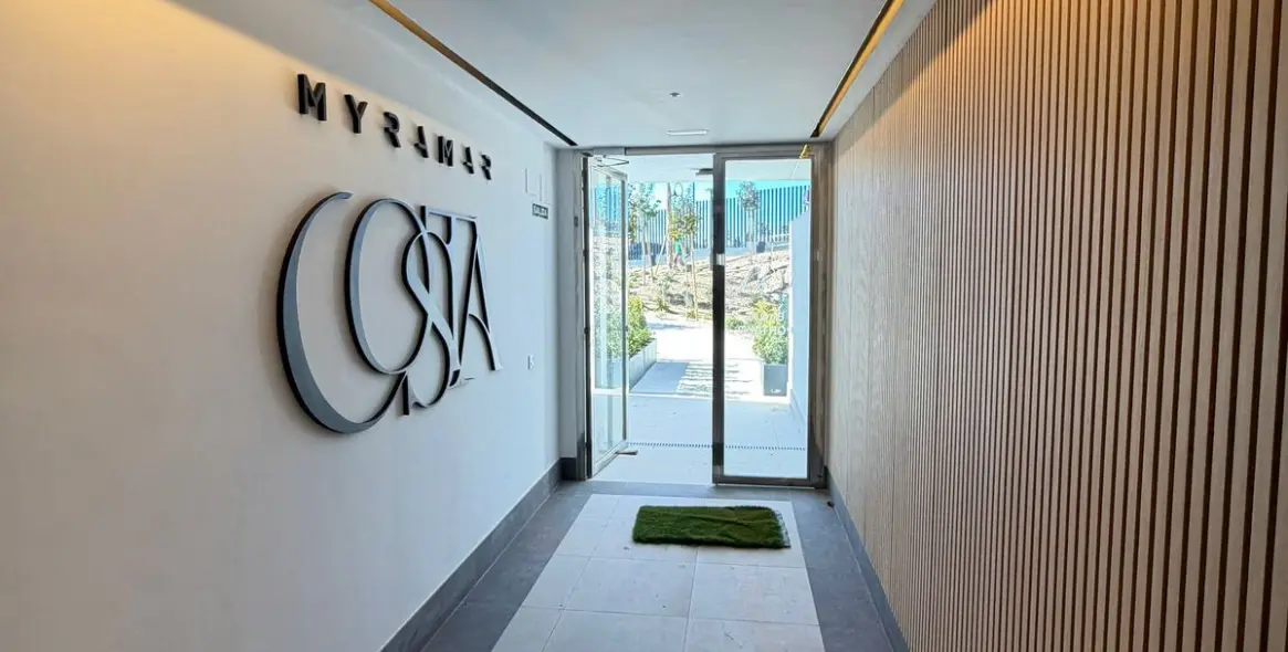 Sale of ground floor apartment in Mijas Costa 38