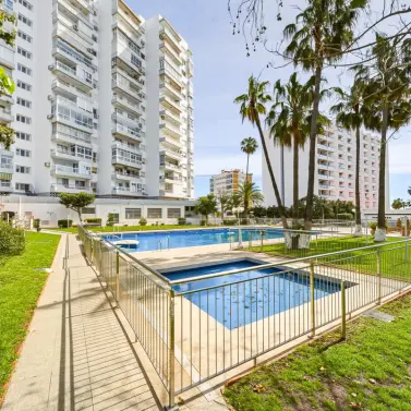 Sale of middle floor apartment in Benalmadena Costa