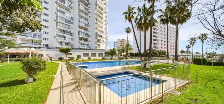 Sale of middle floor apartment in Benalmadena Costa 0