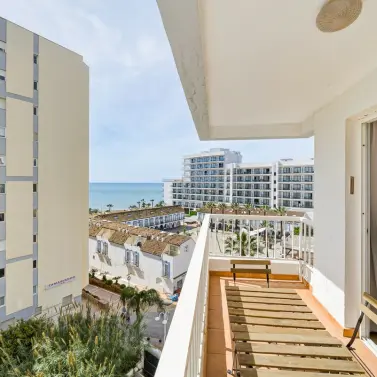 Sale of middle floor apartment in Benalmadena Costa