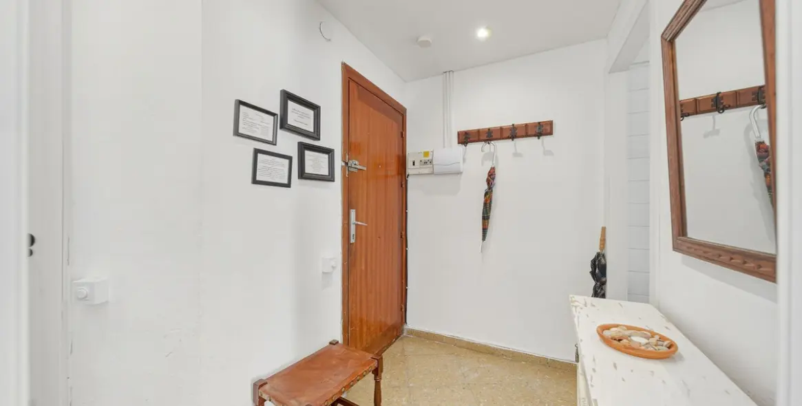 Sale of middle floor apartment in Benalmadena Costa 5