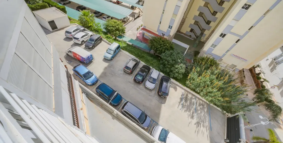 Sale of middle floor apartment in Benalmadena Costa 25