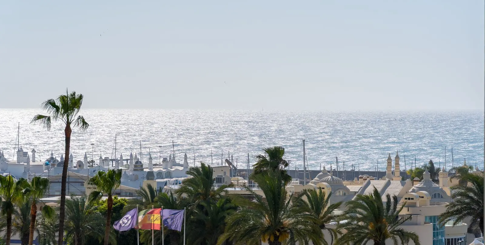 Sale of middle floor apartment in Benalmadena Costa 2