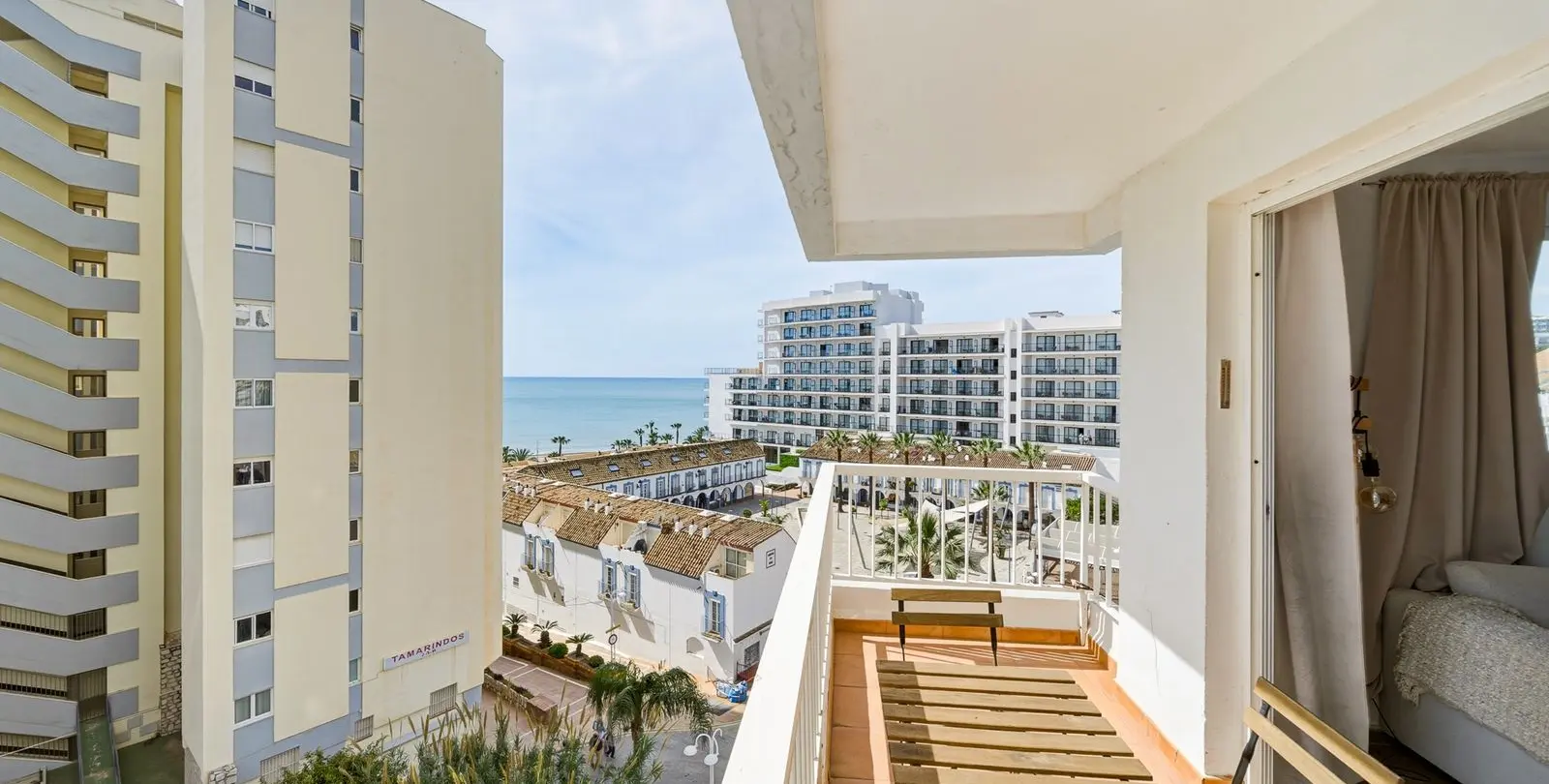 Sale of middle floor apartment in Benalmadena Costa 6
