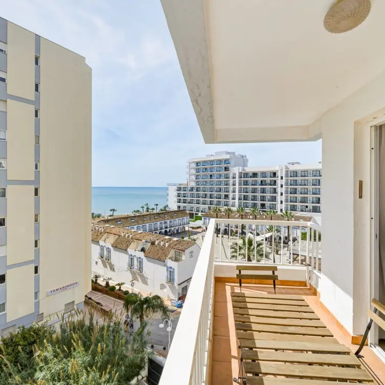 Продажа апартаментов на среднем этаже в Benalmadena Costa