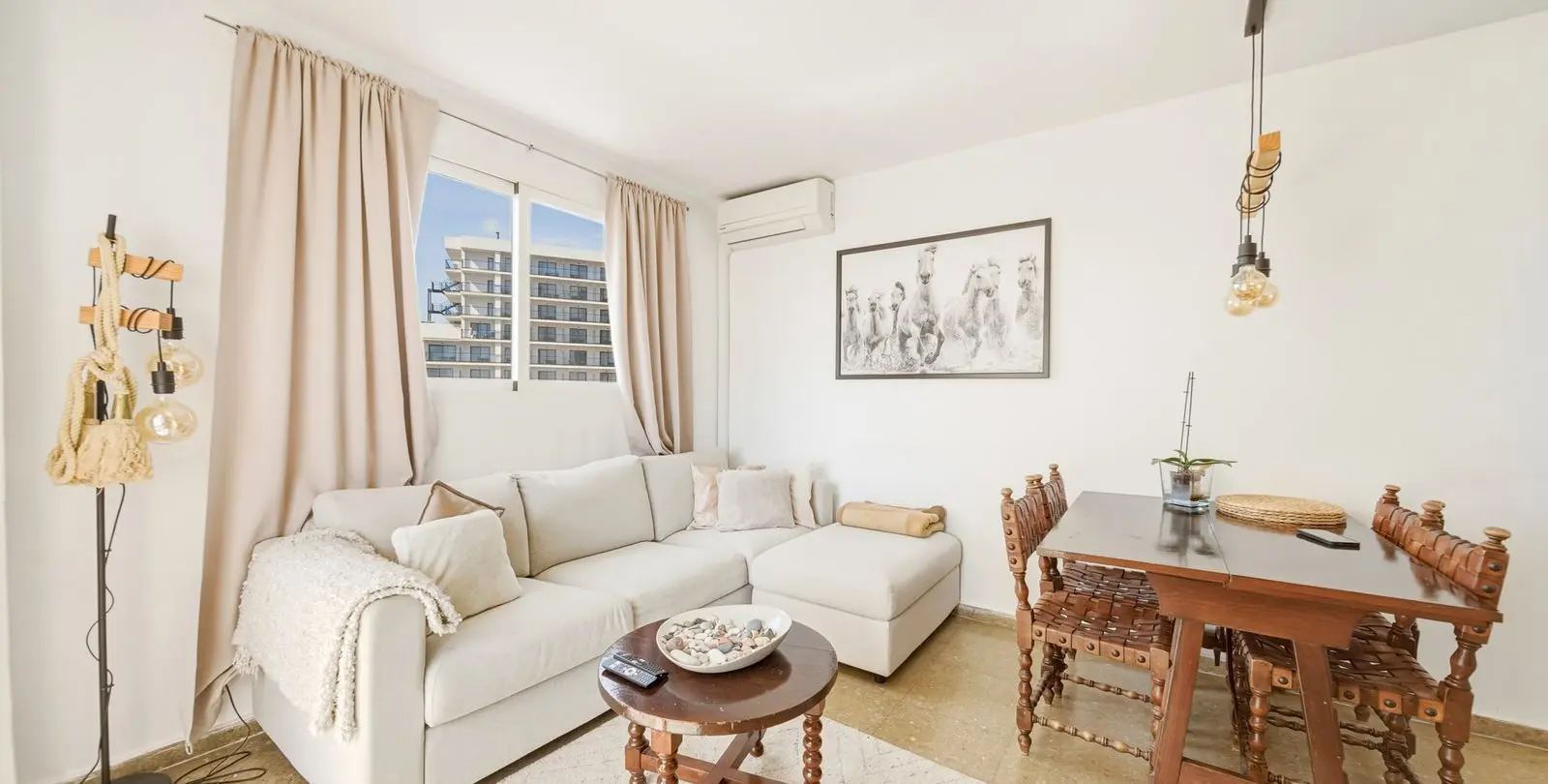 Sale of middle floor apartment in Benalmadena Costa 9