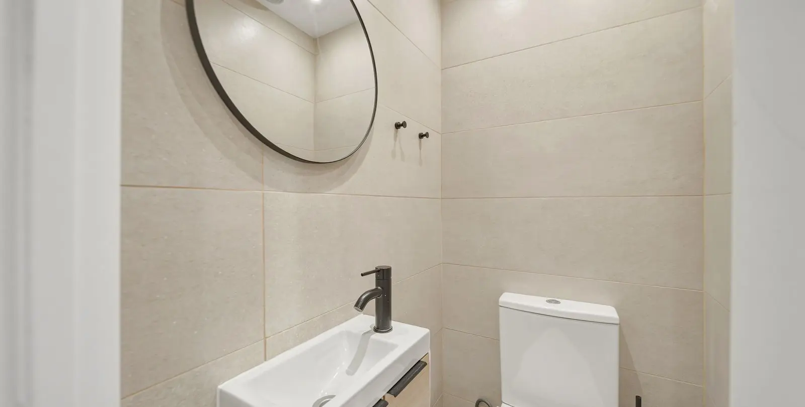 Sale of middle floor apartment in Benalmadena Costa 13