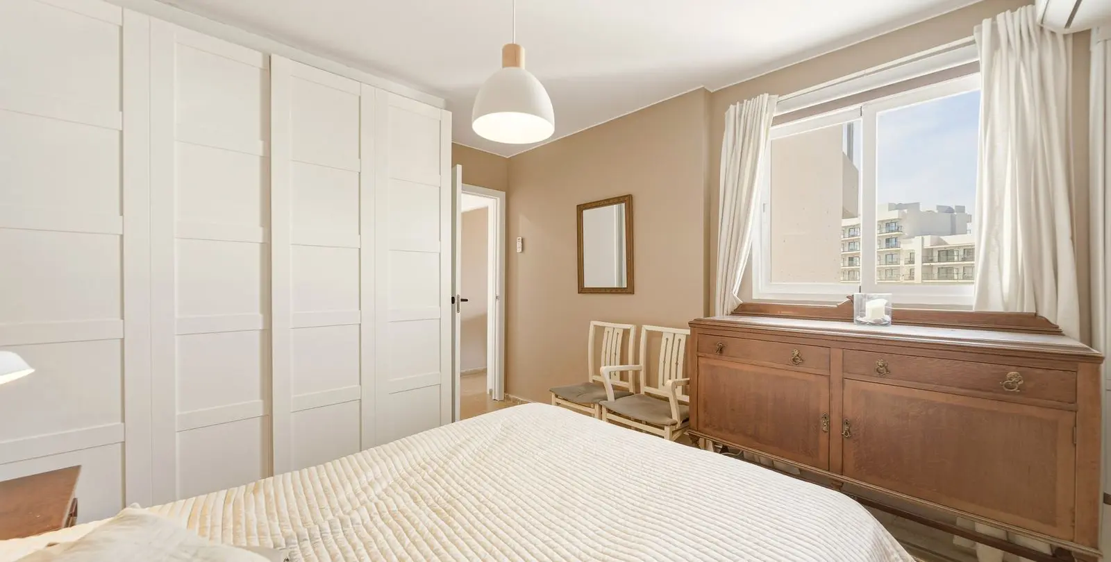 Sale of middle floor apartment in Benalmadena Costa 17