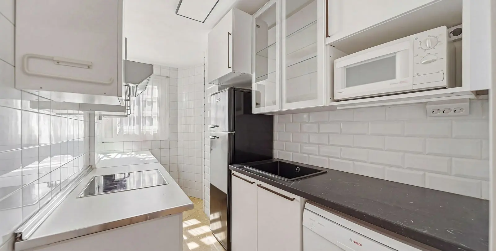 Sale of middle floor apartment in Benalmadena Costa 19