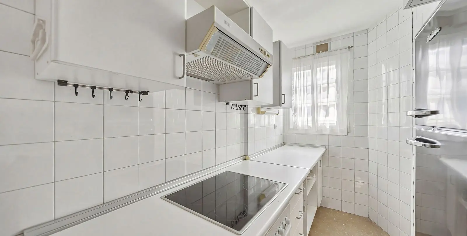 Sale of middle floor apartment in Benalmadena Costa 20