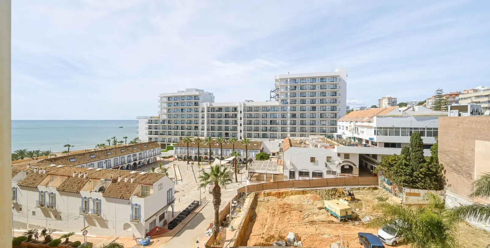 Sale of middle floor apartment in Benalmadena Costa 22