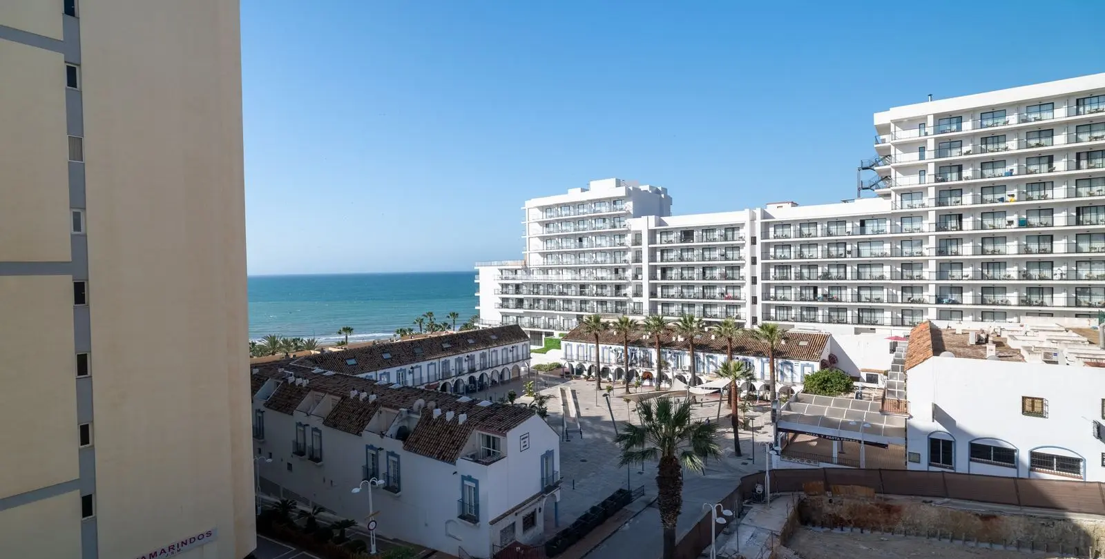 Sale of middle floor apartment in Benalmadena Costa 27