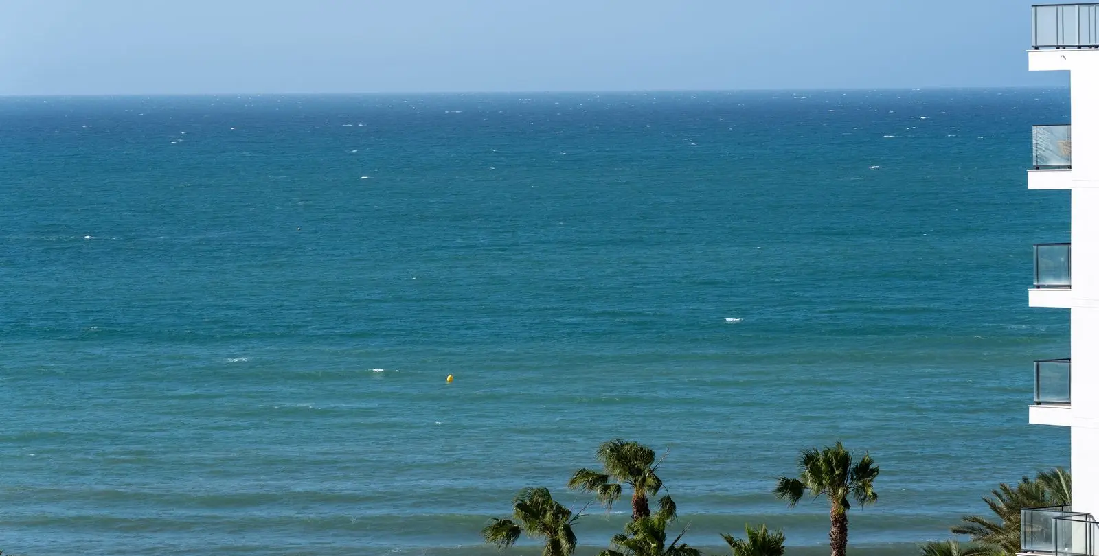 Sale of middle floor apartment in Benalmadena Costa 29