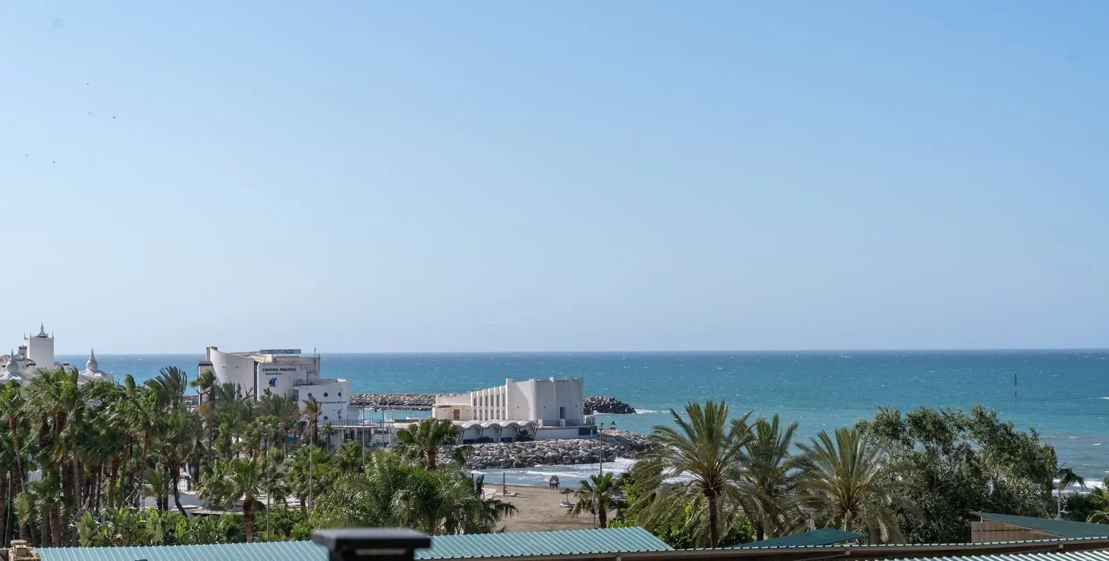 Sale of middle floor apartment in Benalmadena Costa 39