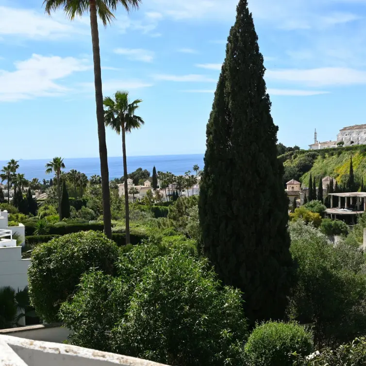 Sale of townhouse in Calahonda