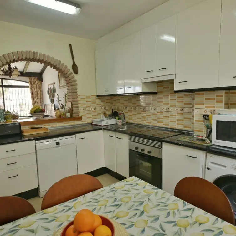 Sale of townhouse in Calahonda