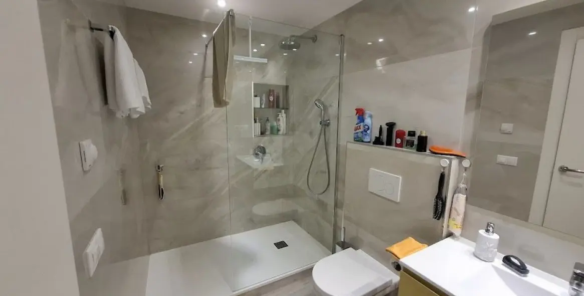 Sale of middle floor apartment in Marbella 11