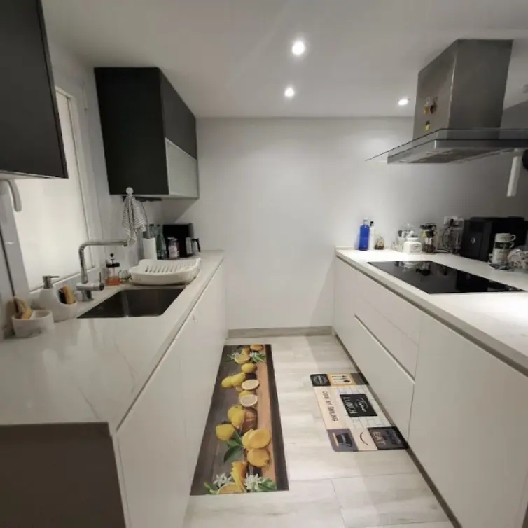 Venta de apartamento en planta media en Marbella