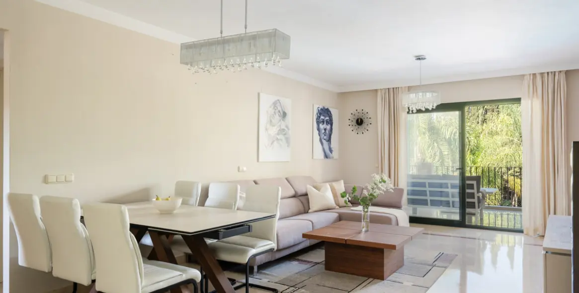 Sale of middle floor apartment in Nueva Andalucía 1