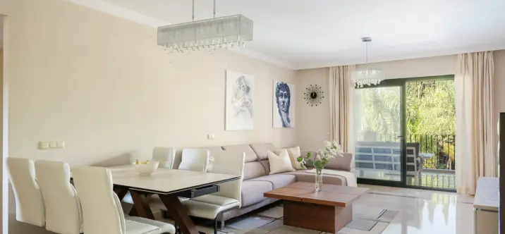 Продажа апартаментов на среднем этаже в Nueva Andalucía 0