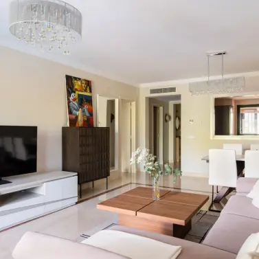 Продажа апартаментов на среднем этаже в Nueva Andalucía