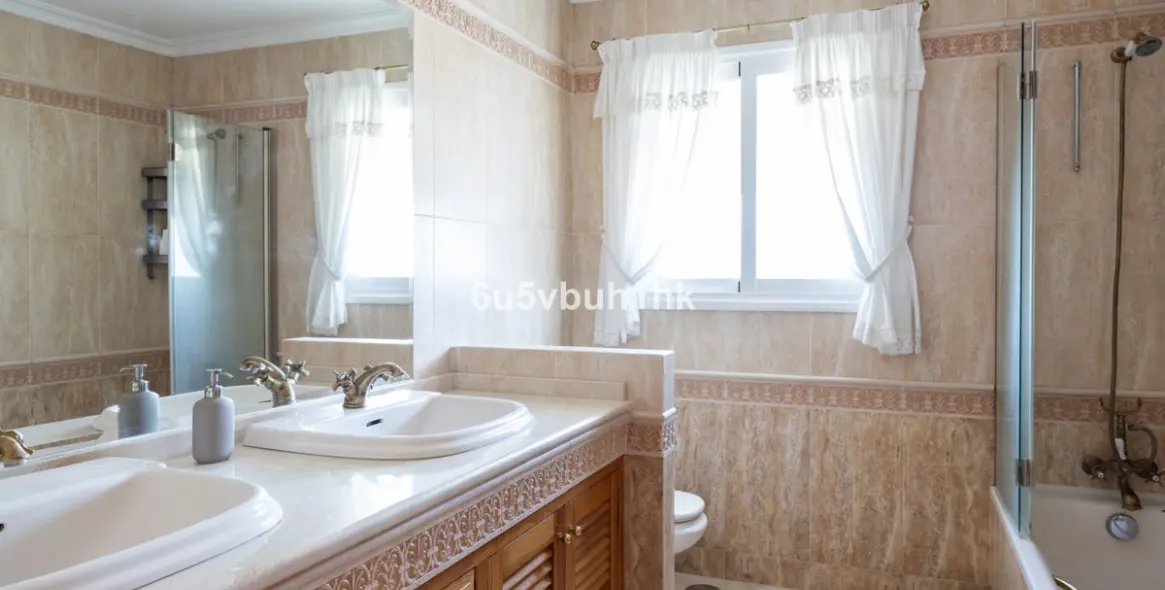 Sale of townhouse in San Pedro de Alcántara 21