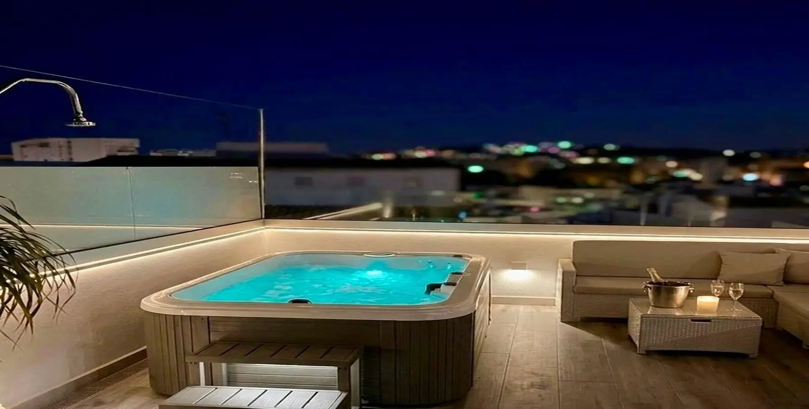 Sale of townhouse in Estepona 1