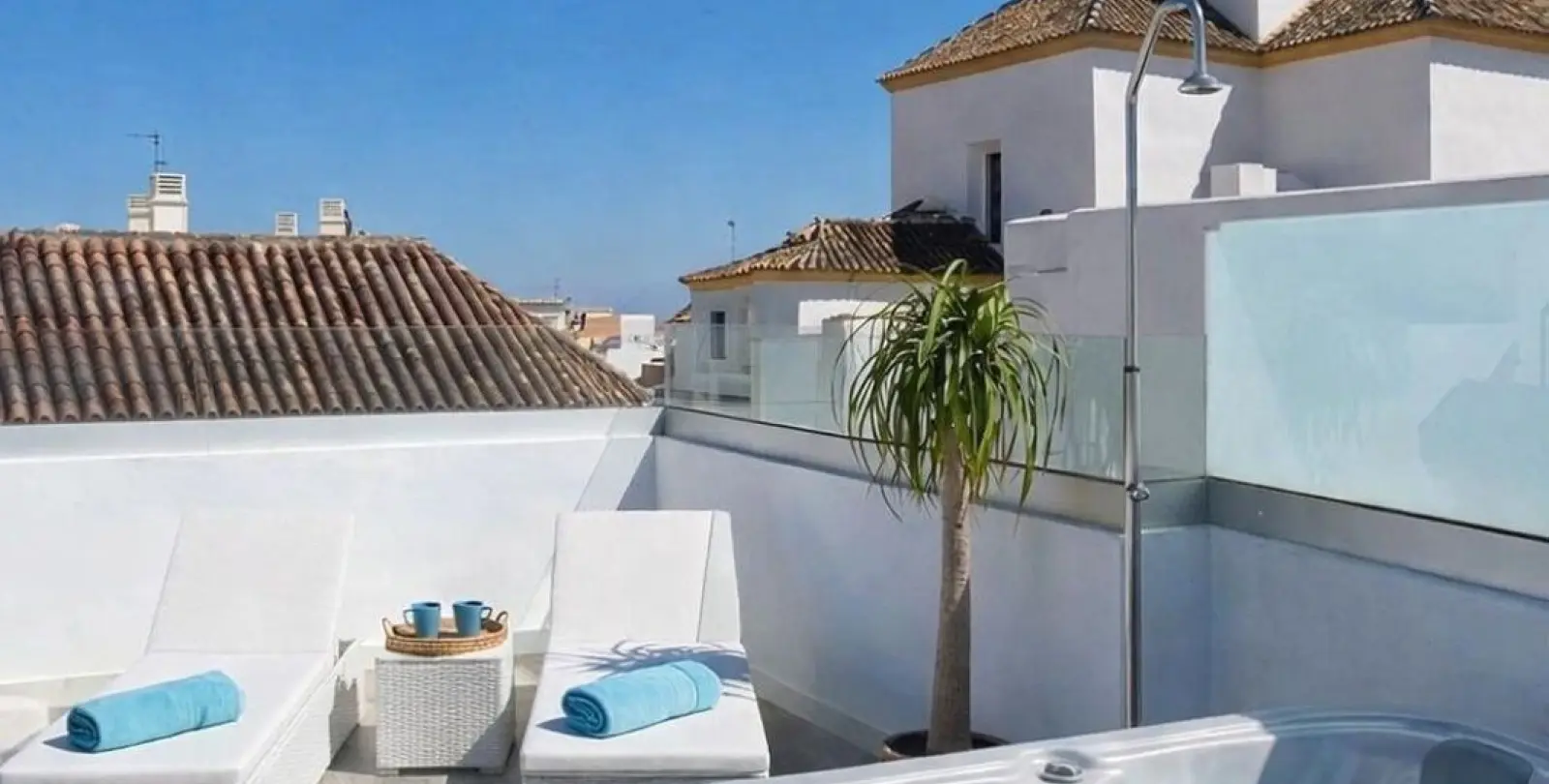Sale of townhouse in Estepona 2