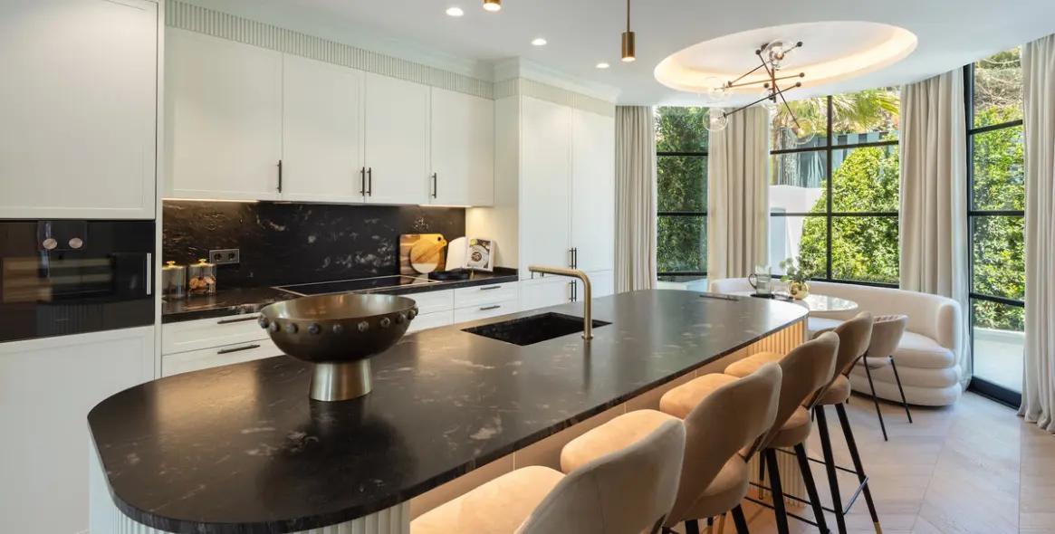 Long-term rent of detached villa in Sierra Blanca 8