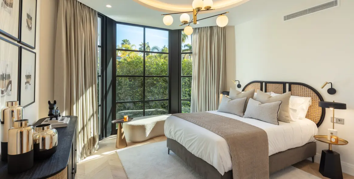 Long-term rent of detached villa in Sierra Blanca 20