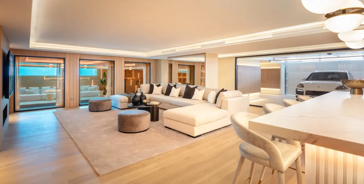 Long-term rent of detached villa in Sierra Blanca 35