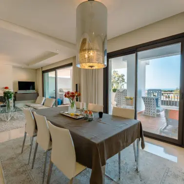 Long-term rent of middle floor apartment in La Quinta