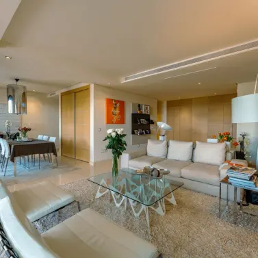 Long-term rent of middle floor apartment in La Quinta